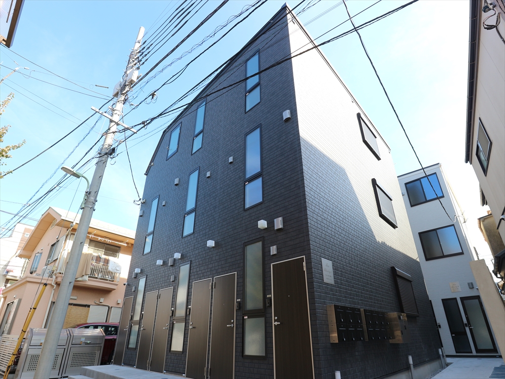 建物外観　当社管理物件。初期費用が相場の半分以下でネットも無料。