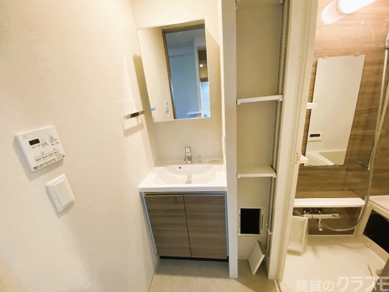 洗面設備　きれいな洗面台！