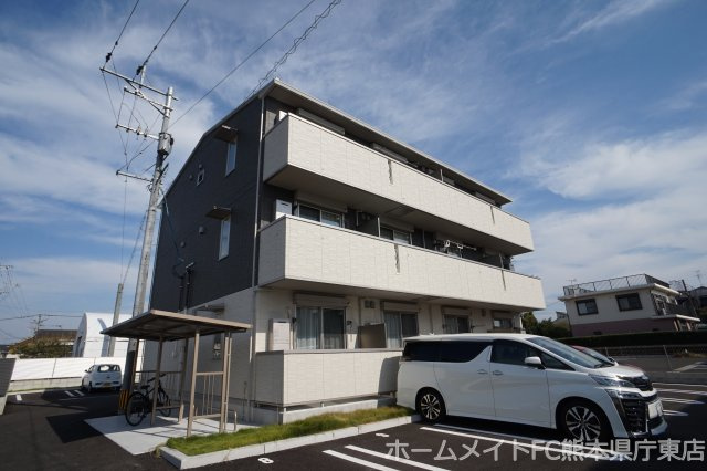 【熊本市東区若葉のアパートの建物外観】