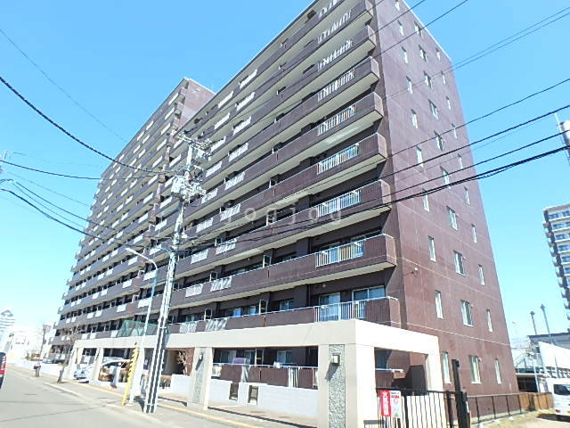 札幌市厚別区厚別中央二条のマンションの建物外観