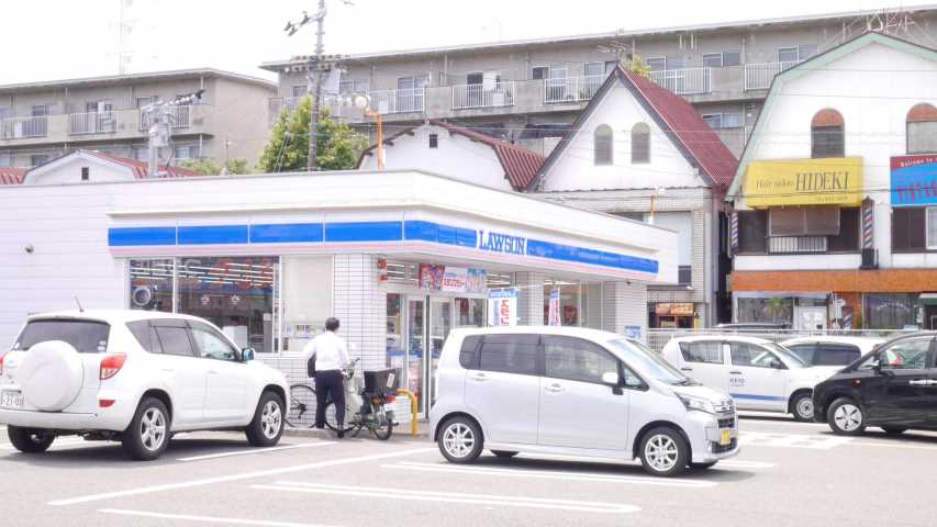 コンビニ　ローソン高知高須店（コンビニ）まで890m