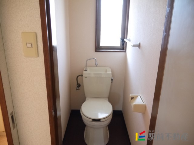 トイレ　窓付きトイレ