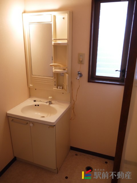 洗面設備　洗面窓はうれしいですね