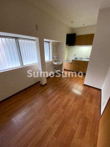 居室・リビング　こちらのリビングで趣味の時間をお楽しみください