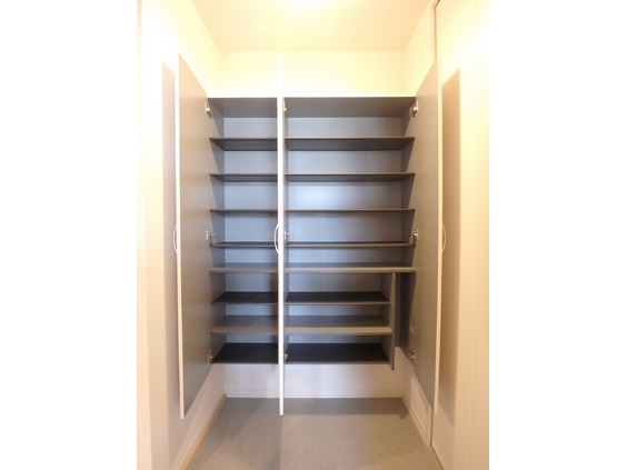 玄関　トールサイズのシューズボックス。