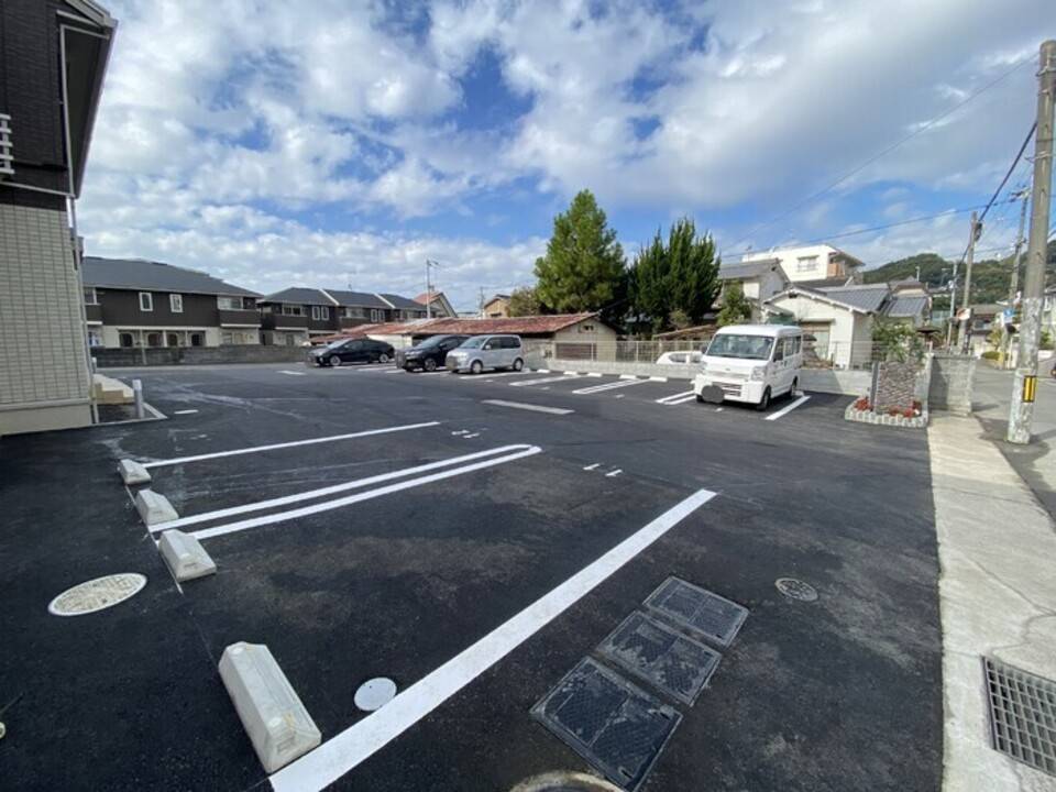 駐車場　駐車場