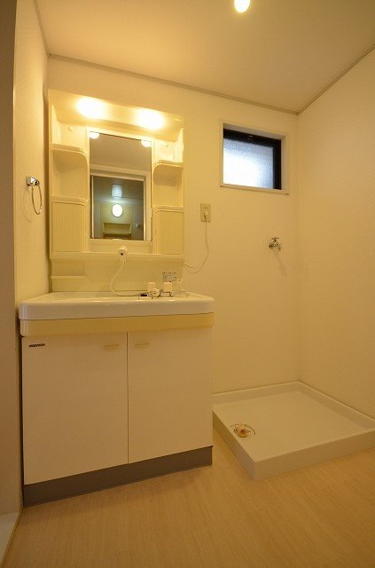 洗面設備　同物件別号室の写真です。