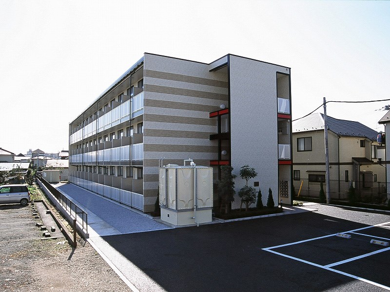 駐車場　敷地内に駐車場ございます。