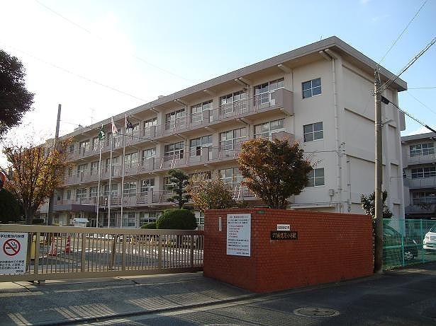 小学校　折尾東小学校（小学校）まで2600m