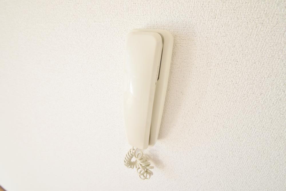 セキュリティ　充分な広さのバルコニーです♪