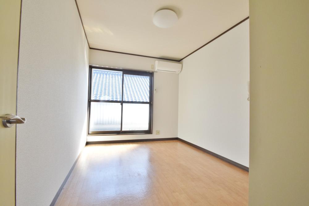 その他部屋・スペース　充分な広さの洋室です♪