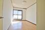 その他部屋・スペース　充分な広さの洋室です♪