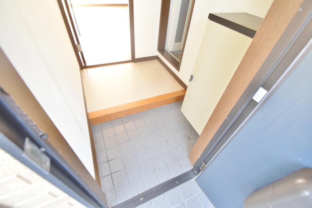 玄関　ちょっと広めのキッチンです♪