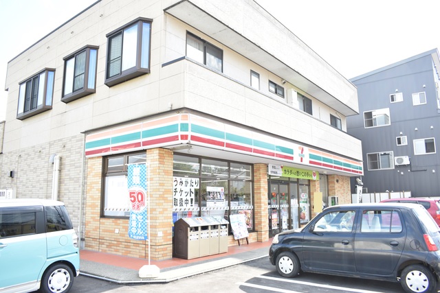 コンビニ　セブンイレブン上越新井学校町店（コンビニ）まで1307m