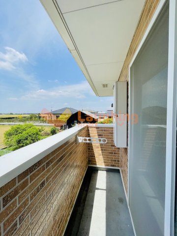 バルコニー　外からの目が気にならないバルコニーで洗濯物が干せます