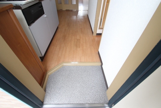 玄関　※別号室の写真です