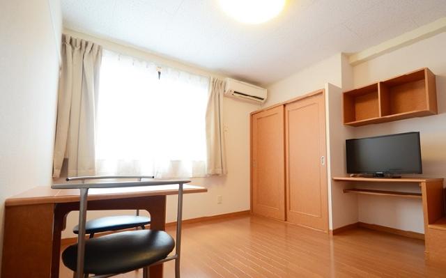 居室・リビング　※同タイプ部屋の写真です。