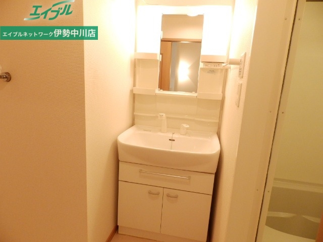 洗面設備　同型タイプの画像です