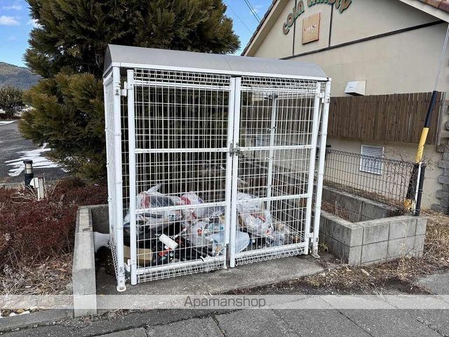 レオパレス駒ヶ根の外観写真