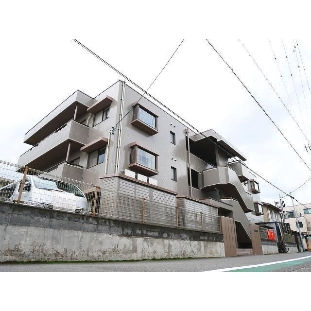 エントランス　建物外観