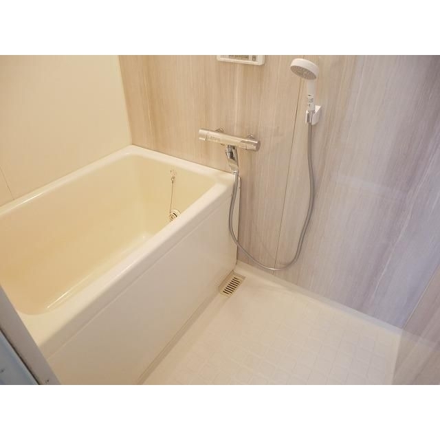 バス・シャワールーム　バスルーム