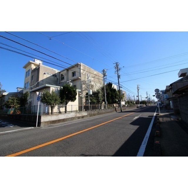 小学校　静岡市立安東小学校（小学校）まで350m