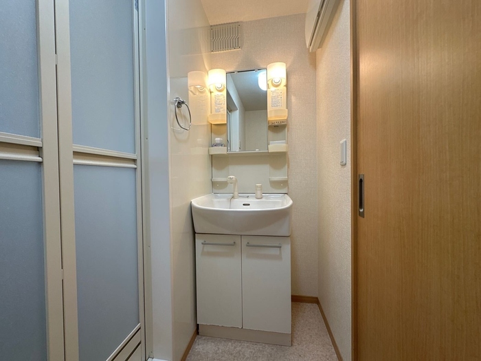 洗面設備　使いやすい洗面所です