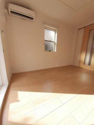 居室・リビング　明るい室内です☆