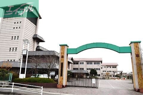 小学校　岡山市立御南小学校（小学校）まで995m