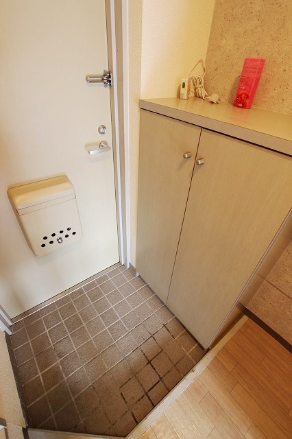 玄関　同物件別号室