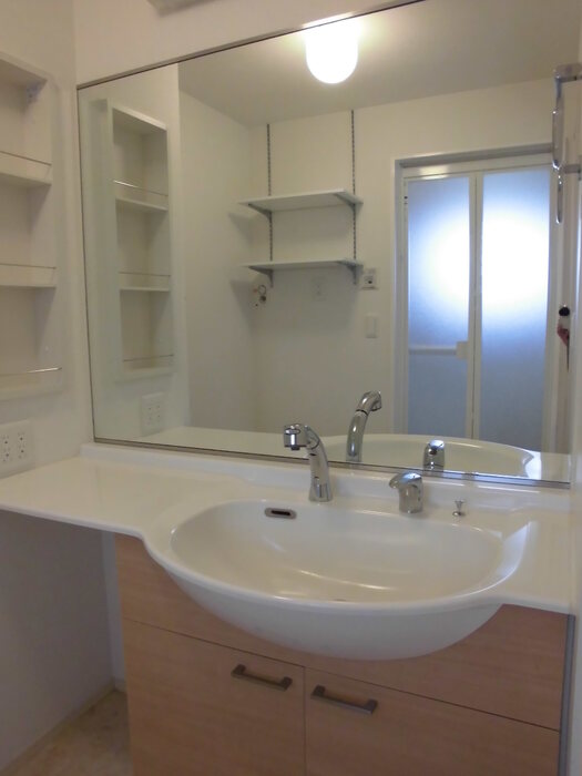 洗面設備　広い洗面スペース