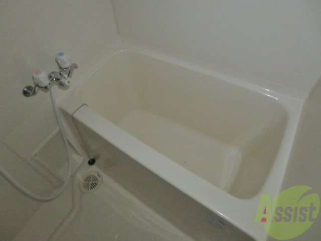 バス・シャワールーム　お風呂のサイズもゆったりしていてイイ感じですねー