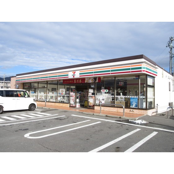 コンビニ　セブンイレブン箕輪中箕輪店（コンビニ）まで805m