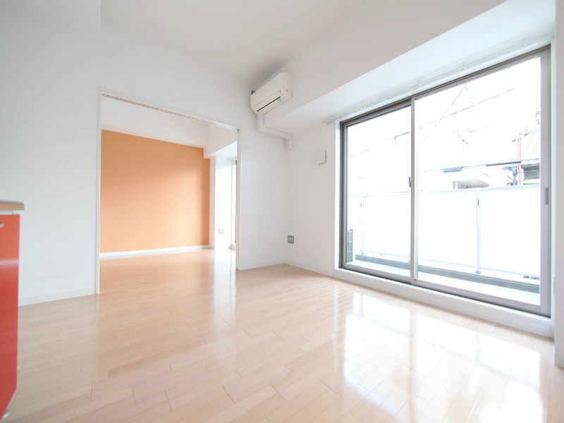 バルコニー　ＬＤＫ8.4帖　洋室5.1帖とつなげても仕切っても使えます