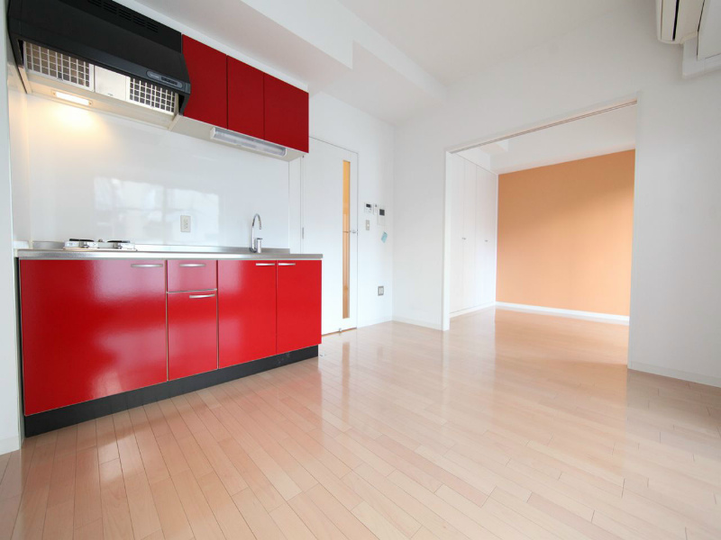 居室・リビング　ＬＤＫ8.4帖　洋室5.1帖とつなげても仕切っても使えます