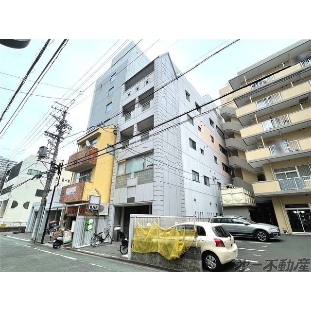 エントランス　建物外観