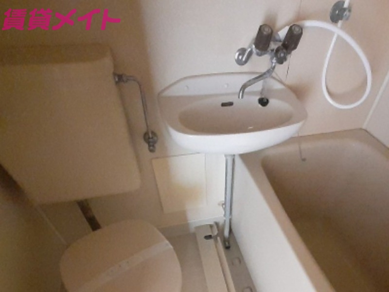 洗面設備　同型参考写真