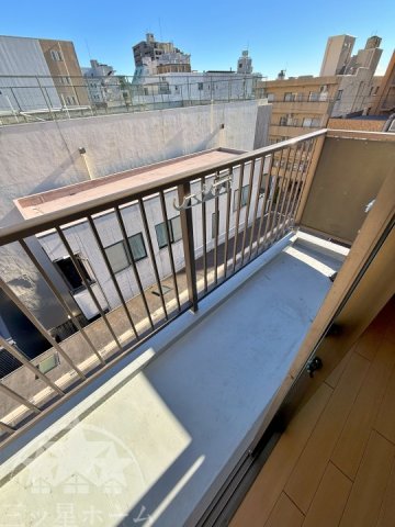 バルコニー　お洗濯にも便利なバルコニー付き