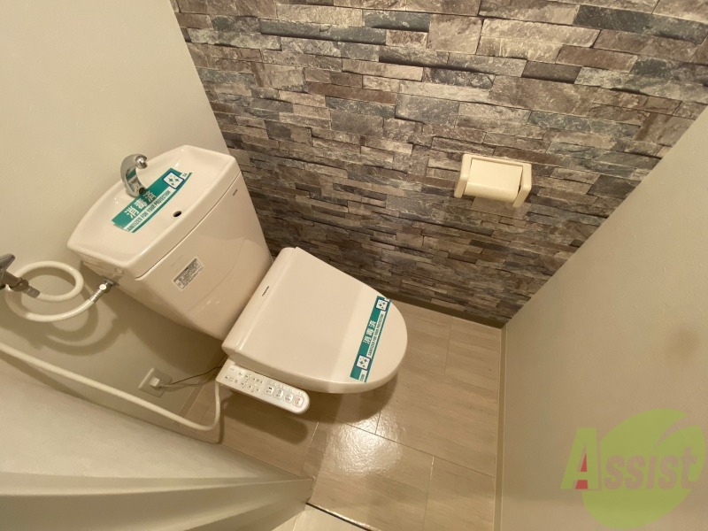 トイレ　ウォシュレット機能がついたトイレ。安心して使用できますね。