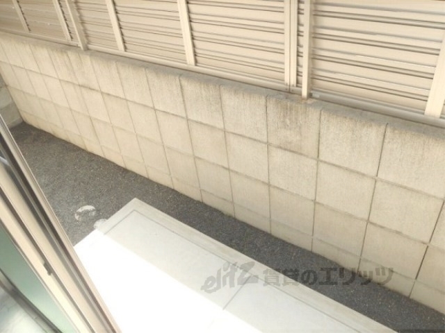 バルコニー　幅のあるベランダです