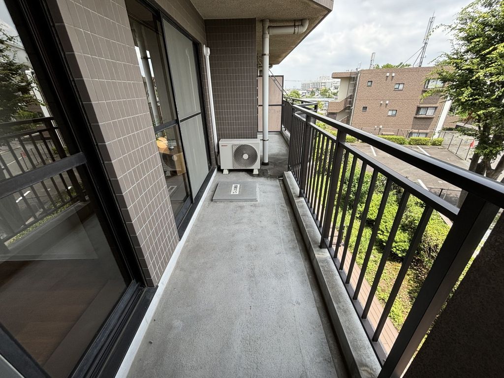 バルコニー　同シリーズ