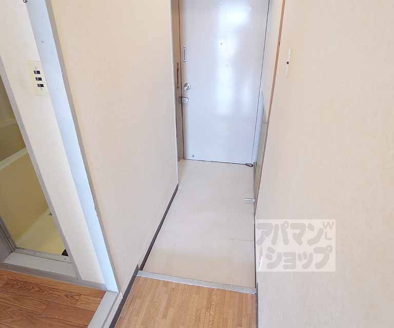 玄関　玄関です。広々としています。