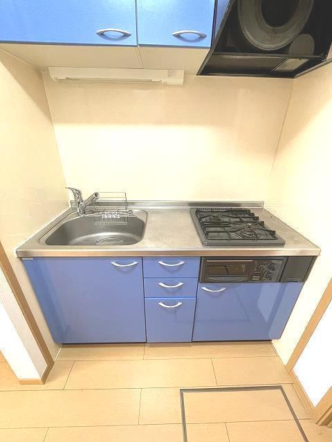 キッチン　システムキッチン・２口ガスコンログリル付き