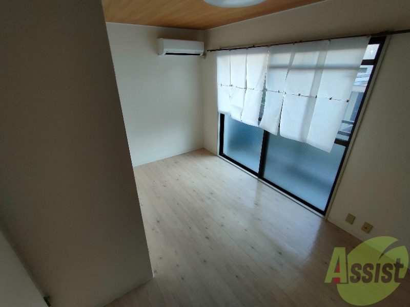 居室・リビング　とっても明るいお部屋です