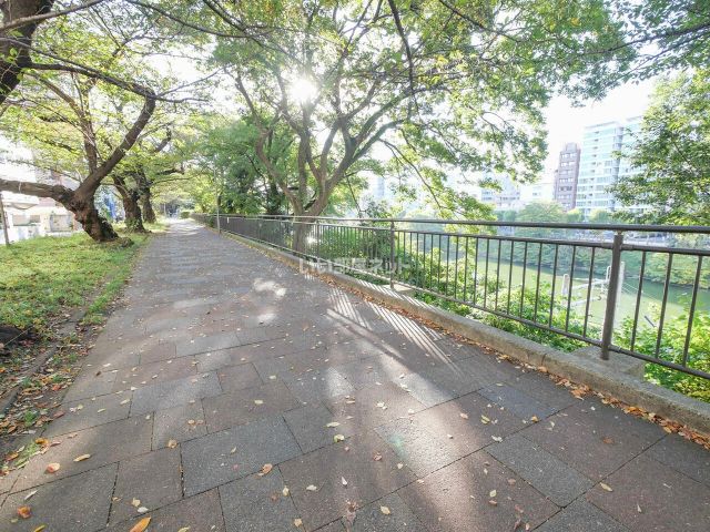公園　千代田区立外濠公園（公園）まで727m