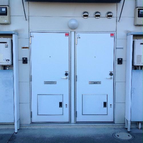 玄関　宅配ボックスがついてます！