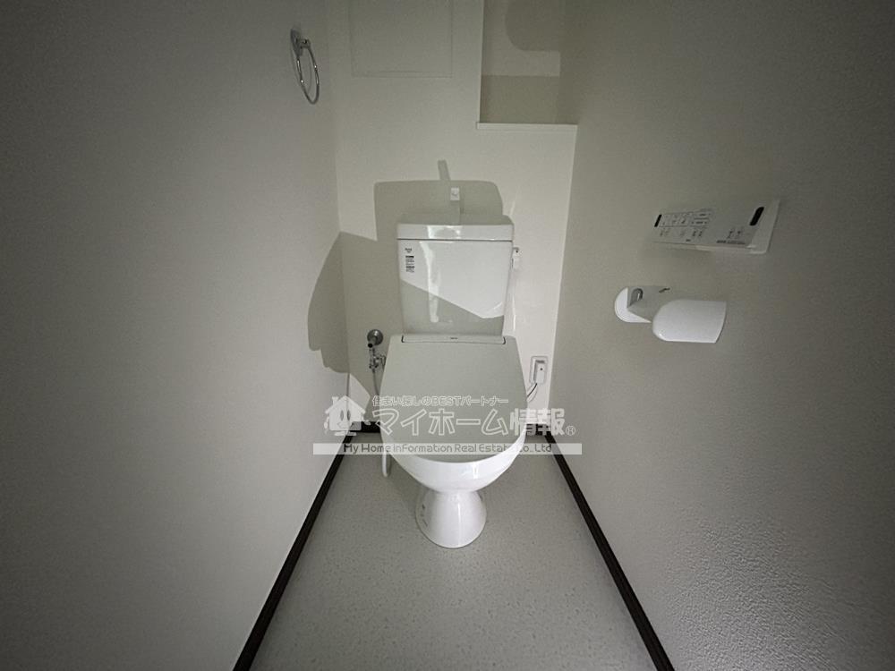 トイレ　※内観写真は205号を引用しており、内装が異なる場合がござい