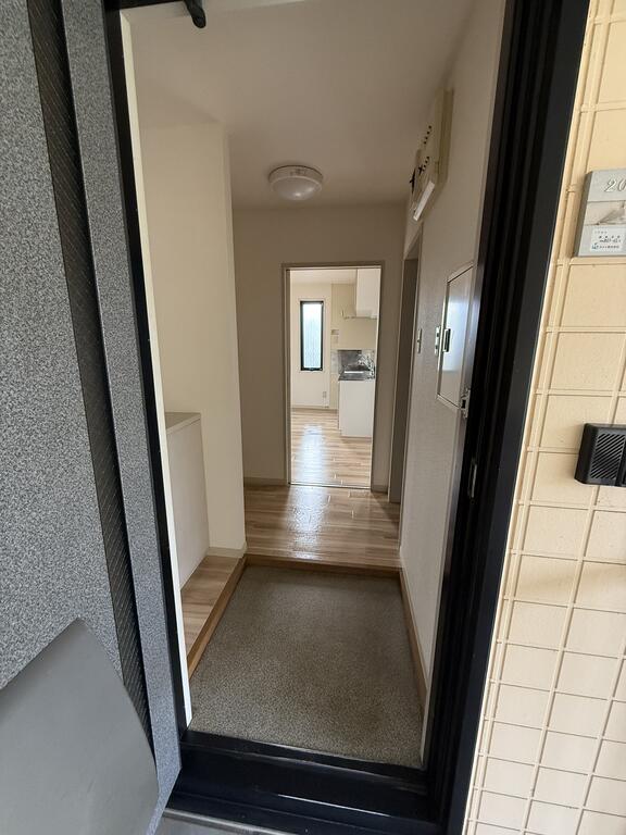 玄関　段差が少なく、出入りがしやすい玄関となっています