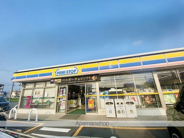 コンビニ　ミニストップ（コンビニ）まで2016m