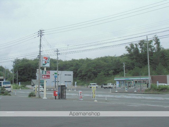 コンビニ　ファミリーマート（コンビニ）まで2627m